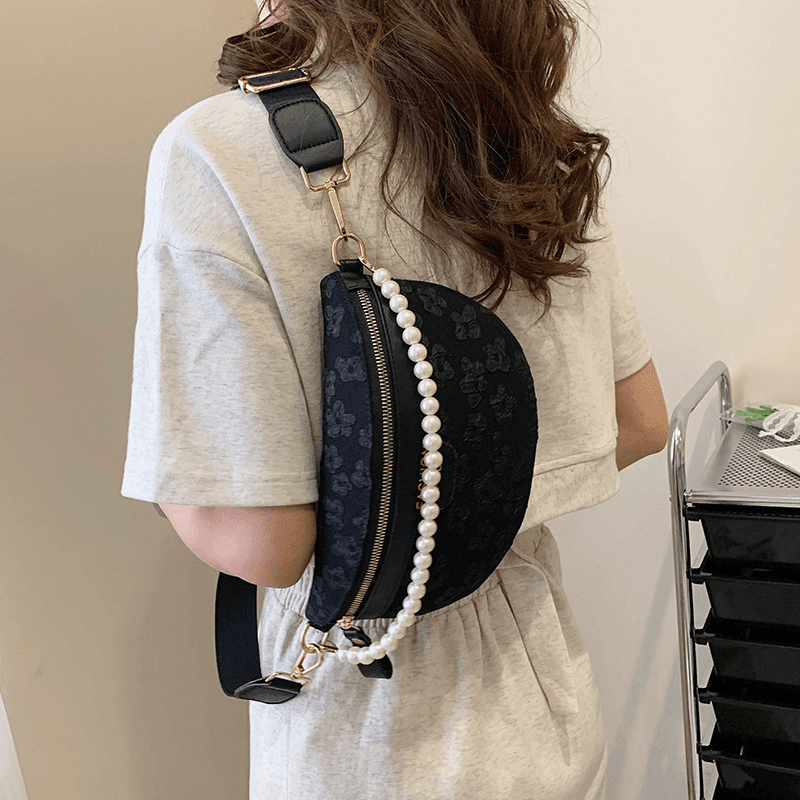 תיק בסיגנון פאוץ איטלקי בגימור פנינים מנצח להופעה הכי כריזמתית שלך - לה איסלה