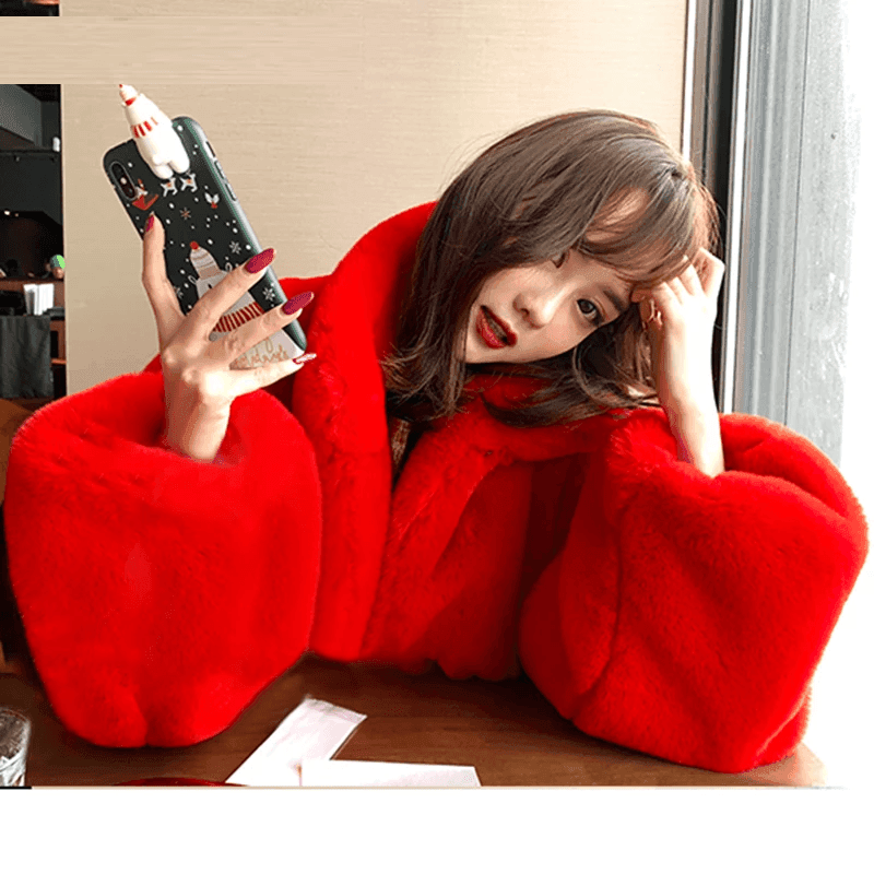 מעיל פרווה בגיזרת מקסי רחבה למזג אויר סוער וקריר ולהופעה נשית דומיננטית - לה איסלה