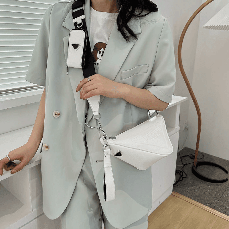 תיק בסטייל 'פראדה' בגזרת משולש מהפנטת לבילוי עם חברות בערב וללוק מקסים - לה איסלה