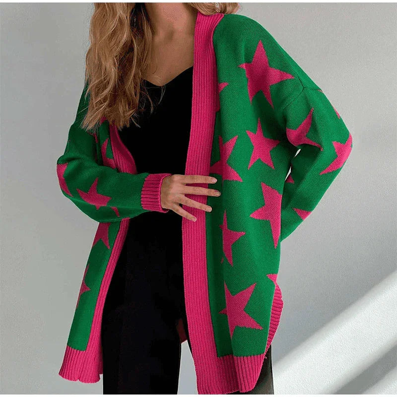 קרדיגן כוכבים מושלם בגימור אוברסייז נשי מתחכם ללוק של אישה עוצמתית - לה איסלה