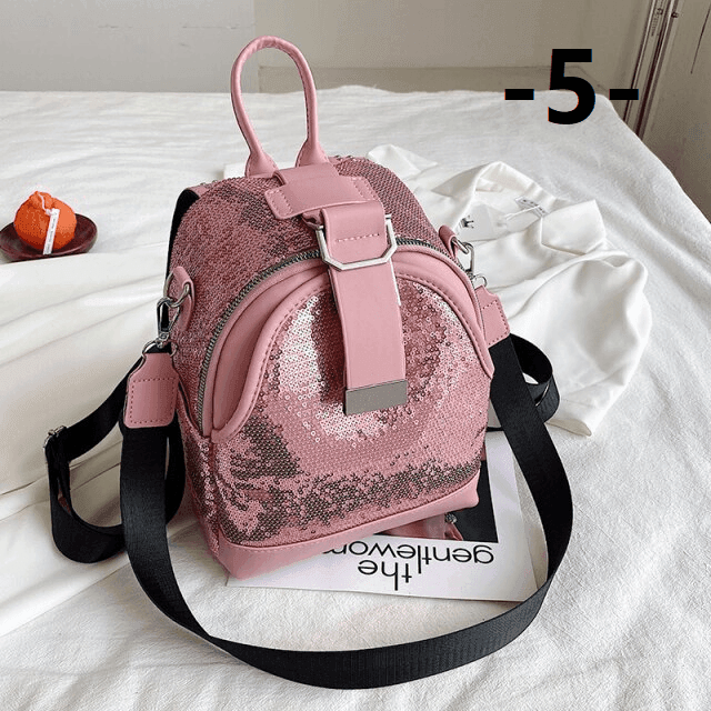 תיק של מעצב העל הנורווגי בעיצוב אופנתי היסטרי ללוק שלא ישכחו לך לעולם - לה איסלה