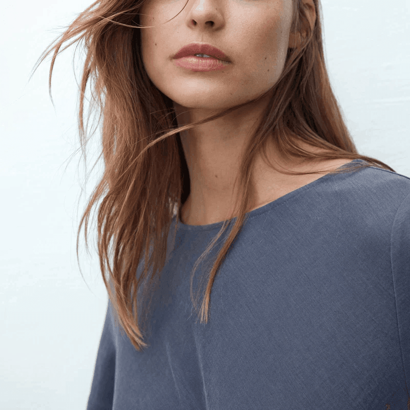 שמלת בייסיק עם שסע נשי בשילוב קשירה מיוחדת להופעה מרהיבה לקיץ - לה איסלה