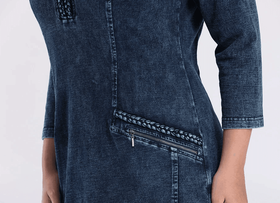 שמלת וי מבד ג'ינס בגיזרת שלושת רבעי של מעצב להופעה נשית מתוחכמת - לה איסלה