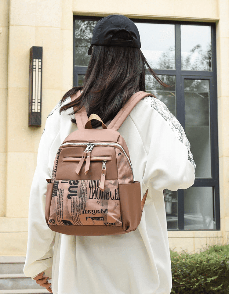 תיק גב קליל בגיזרה נשית מחמיאה לנשיאה של חפצים אישיים ללוק אורבני מדליק - לה איסלה