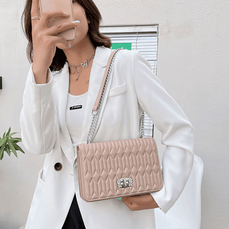 תיק מושלם ליציאות לאיחסון של דברי ערך ולהופעה נשית אלגנטית ללוק מתוחכם ומרשים - לה איסלה