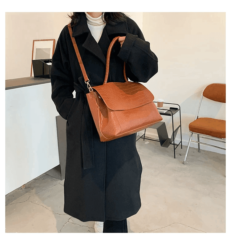 תיק מנוחש מאטליה בגימור נשי אופנתי להופעה שתתאים לך להכל - לה איסלה