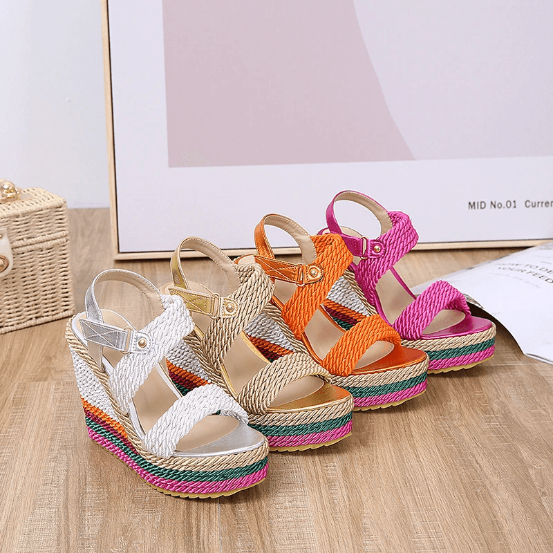 פלטפורמה גבוה וחתיכית בשילוב צמות קשירה ללוק היסטרי ולהופעה קייצית מושכת - לה איסלה