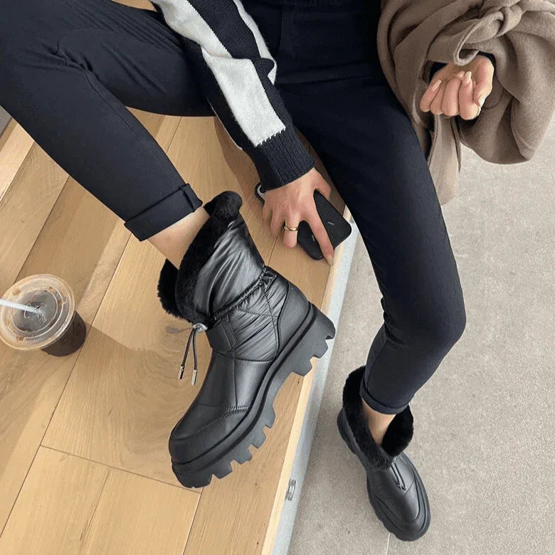 מגפון סקי עם פרווה ממילאנו בגימור נשי מחמם ולהופעה אופנתית פרקטית - לה איסלה