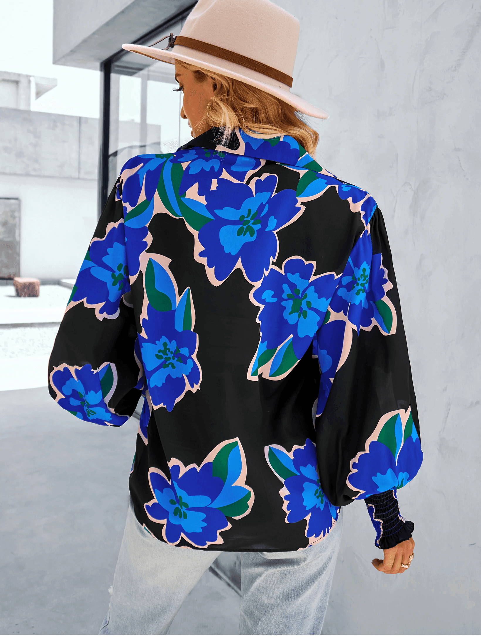 חולצת מעצב צבעונית בשילוב פרחים גדולים להופעה בולטת וללוק שסוחף תשומת לב - לה איסלה