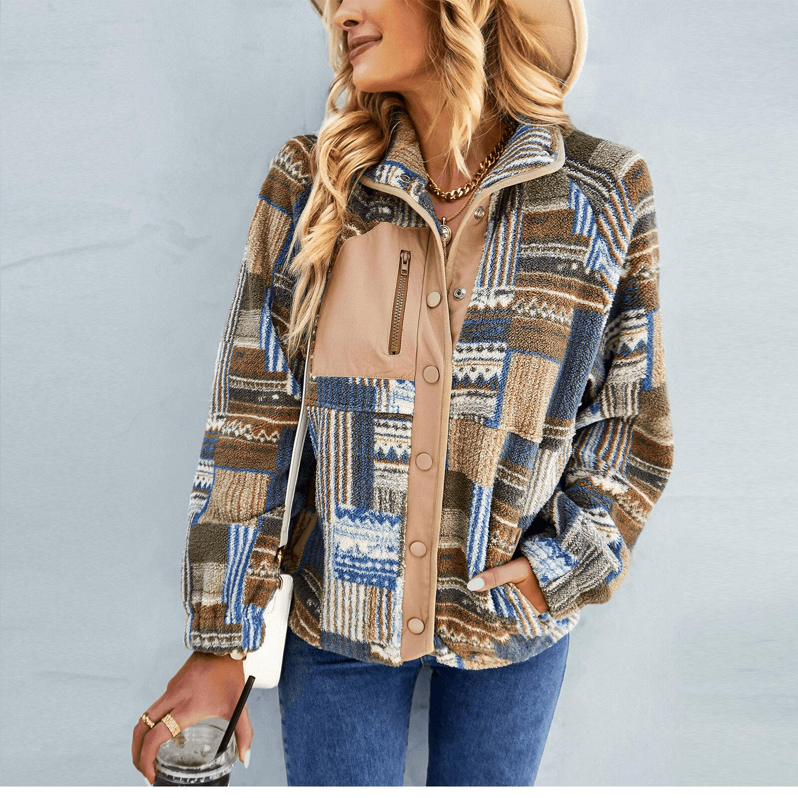 מעיל מחמם ממילאנו בגימור צבעוני אותנטי של אישה אופנתית ללוק שתרצי עלייך תמיד - לה איסלה