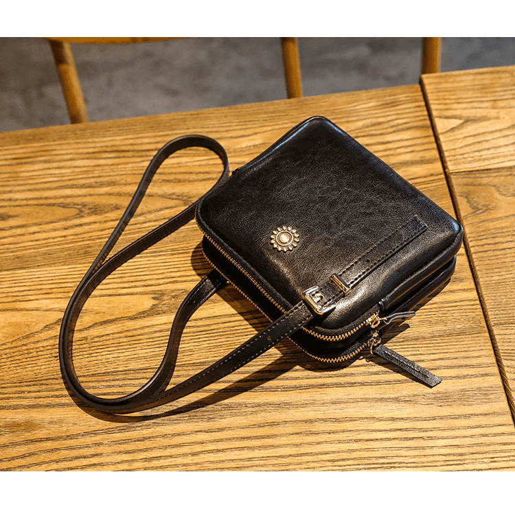 תיק אינטימי נשי לנשיאה של חפצים אישיים בניחוח קלאסי אלגנטי - לה איסלה