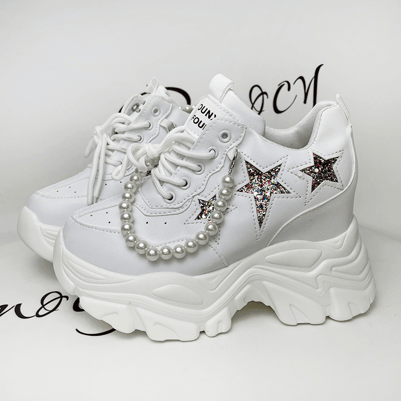 פלטפורמת סניקרס מדהימות בגימור כוכבים נוצץ להופעה נשית אופנתית במיוחד - לה איסלה