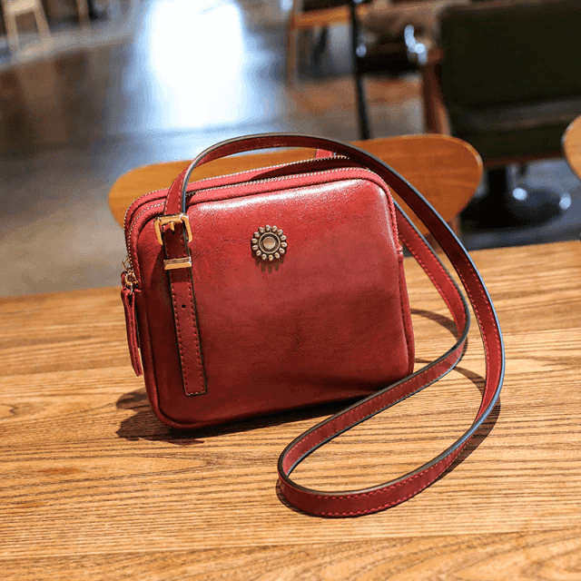 תיק אינטימי נשי לנשיאה של חפצים אישיים בניחוח קלאסי אלגנטי - לה איסלה