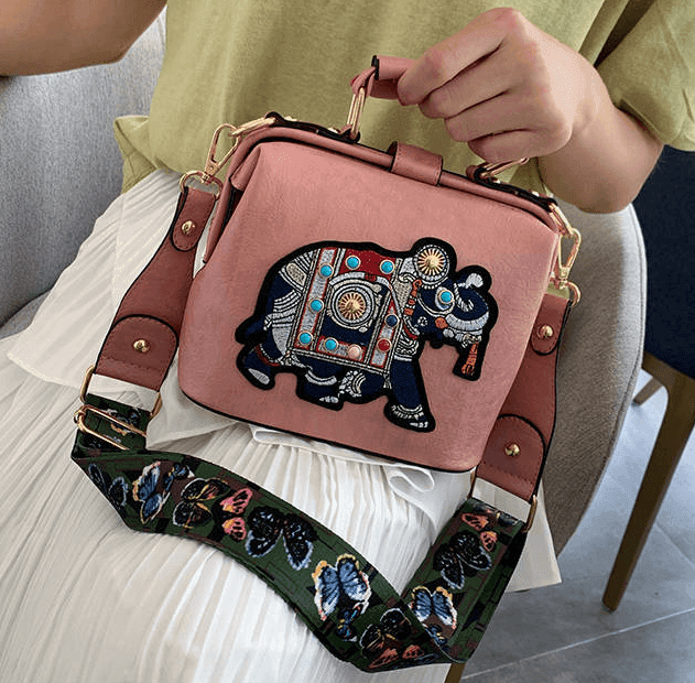 תיק מ-ה-מ-ם של מעצב מברצלונה בגימור מושלם ללוק נשי מושקע - לה איסלה