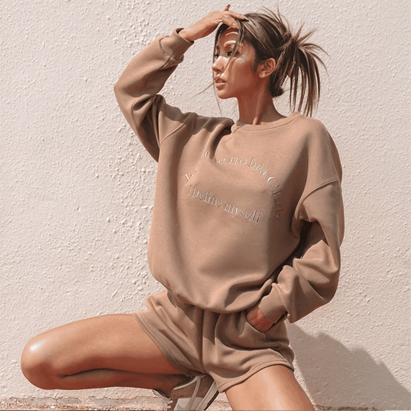 סט מושלם מכותנה של מכנס קצר וחולצת פוטר מדליקה ללוק נשי היפסטרי מהמם - לה איסלה