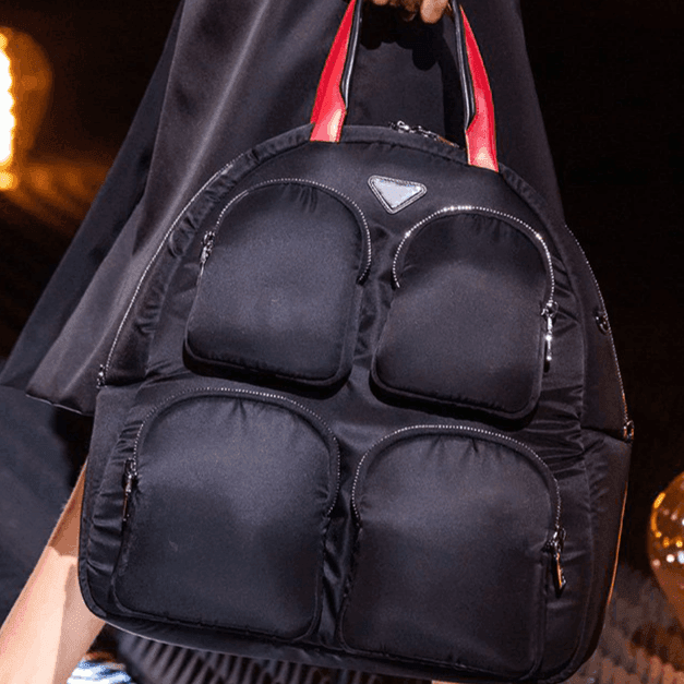 תיק גב של מעצב בסגנון 'פראדה' ללוק נשי אופנתי ובחלוקה פרקטית של תאים - לה איסלה