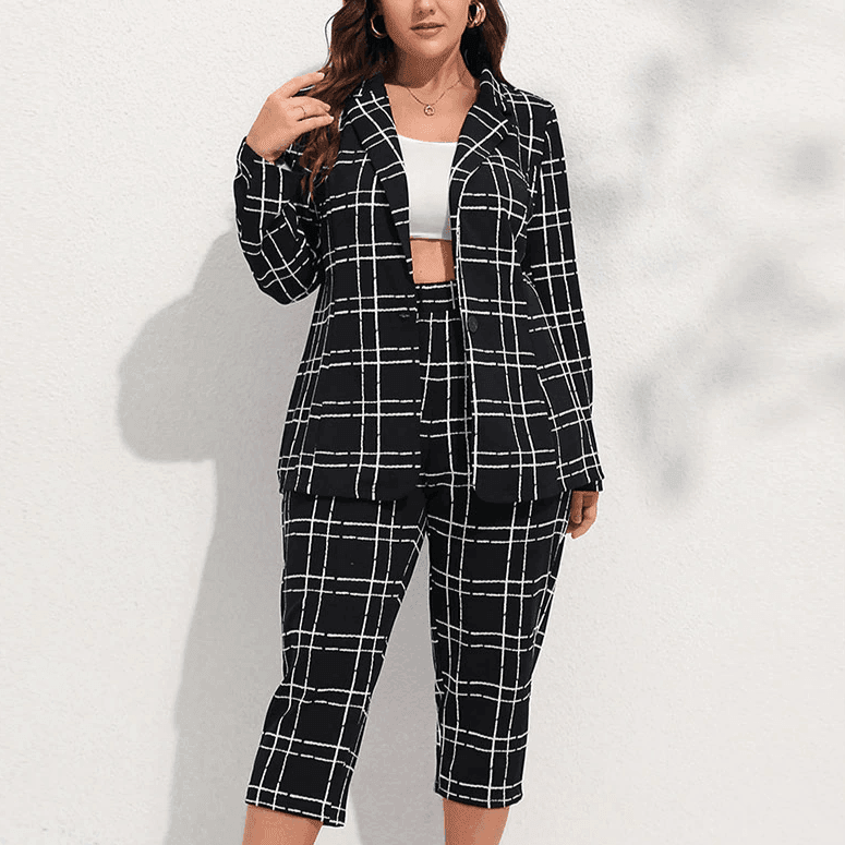 סט נשים קליל של ג'קט מושלם ומכנס שלושת רבעי ללוק נשי מרהיב וללוק ממגנט - לה איסלה