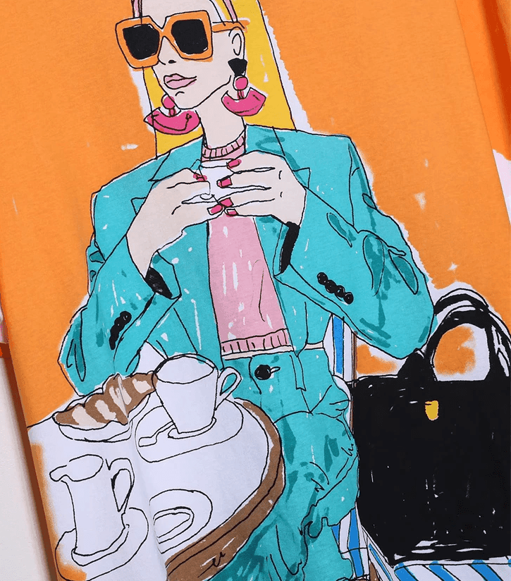 טי שירט כותנה מושקעת בגימור אופנתי של אישה עצמאית סוחפת ללוק מדוייק - לה איסלה