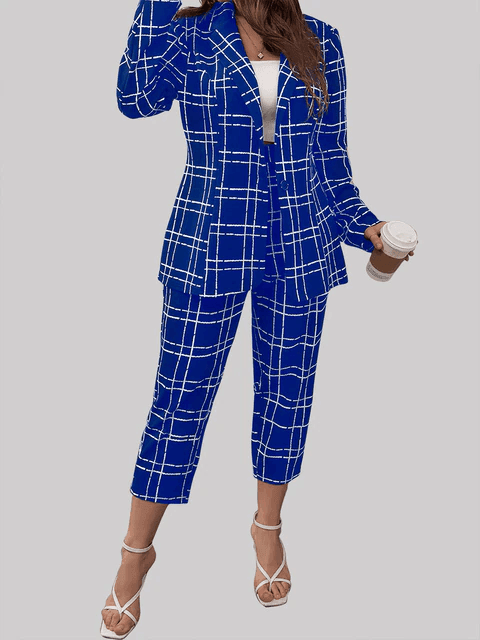 סט נשים קליל של ג'קט מושלם ומכנס שלושת רבעי ללוק נשי מרהיב וללוק ממגנט - לה איסלה