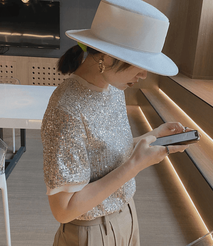 חולצת נצנצים מרהיבה בגיזרת לוס משגעת להופעה נשית מדוייקת ואופנתית - לה איסלה