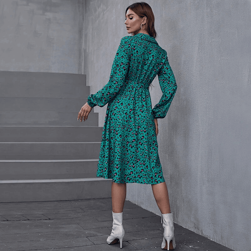 שמלה אלגנטית עם צווארון מספרד בצבעוניות מושלמת להופעה של אישה שרוצה לבלוט - לה איסלה