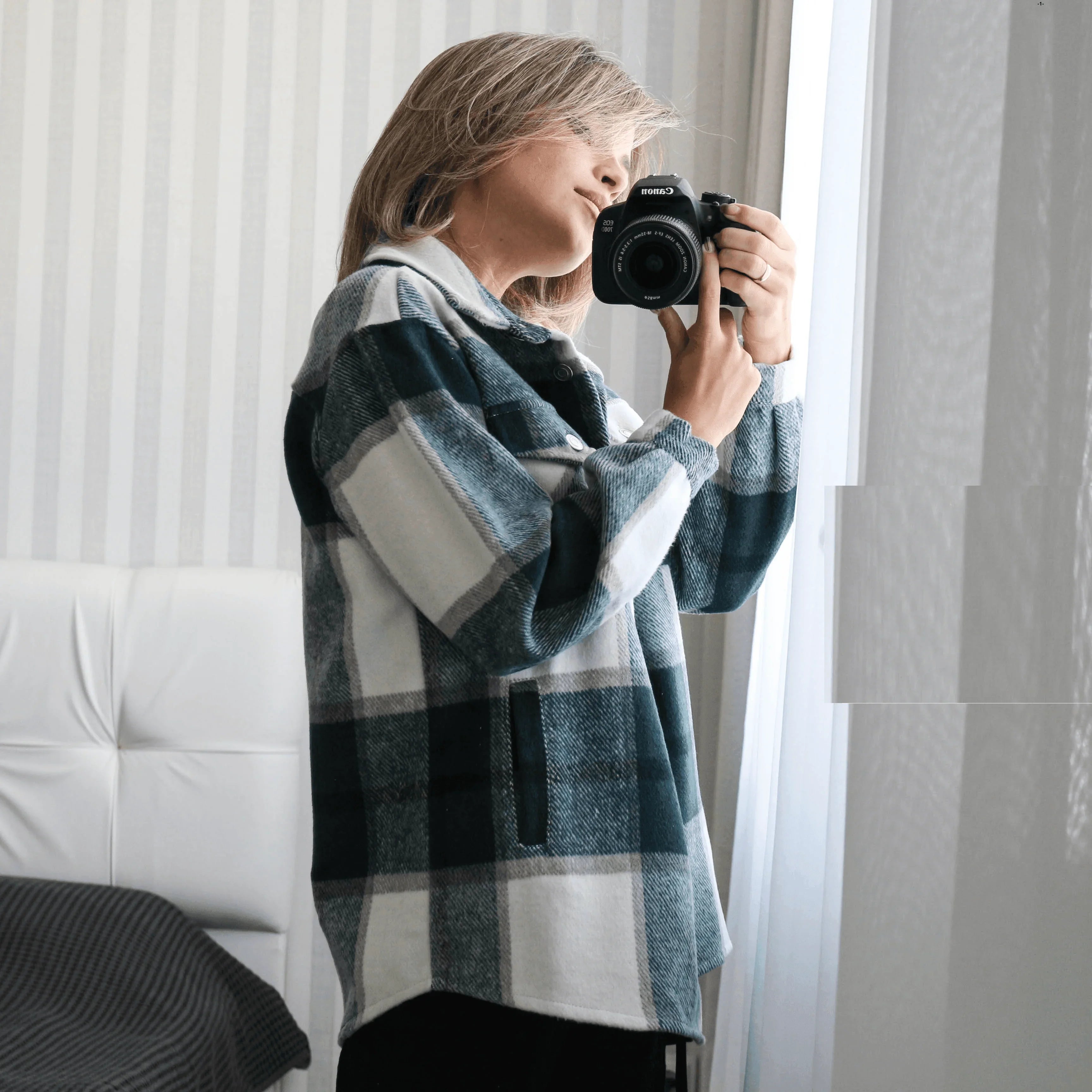 מעיל משובץ ומחמם בגיזרה קלילה ולא מתאמצת להופעה טרנדית עכשווית לוהטת - לה איסלה