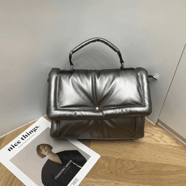 תיק איטלקי ממילאנו בסיגנון וינטאג'י טרנדי להופעה נשית מדייקת ומתוחכמת - לה איסלה