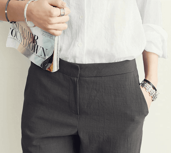 חולצת פשתן קלילה ונושמת בגיזרה מכופתרת ועדינה ללוק נשי לא מתאמץ ונוכח - לה איסלה