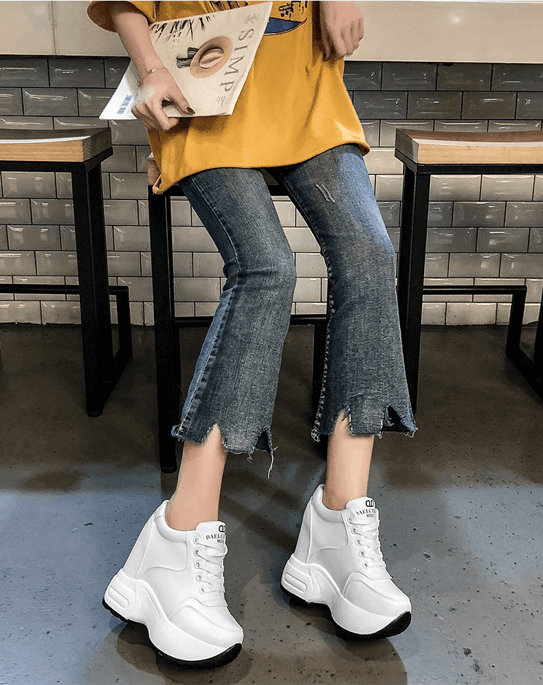 סניקרס עור בתמיכה אורטופדית ללוק ספורטיבי מהפנט - לה איסלה