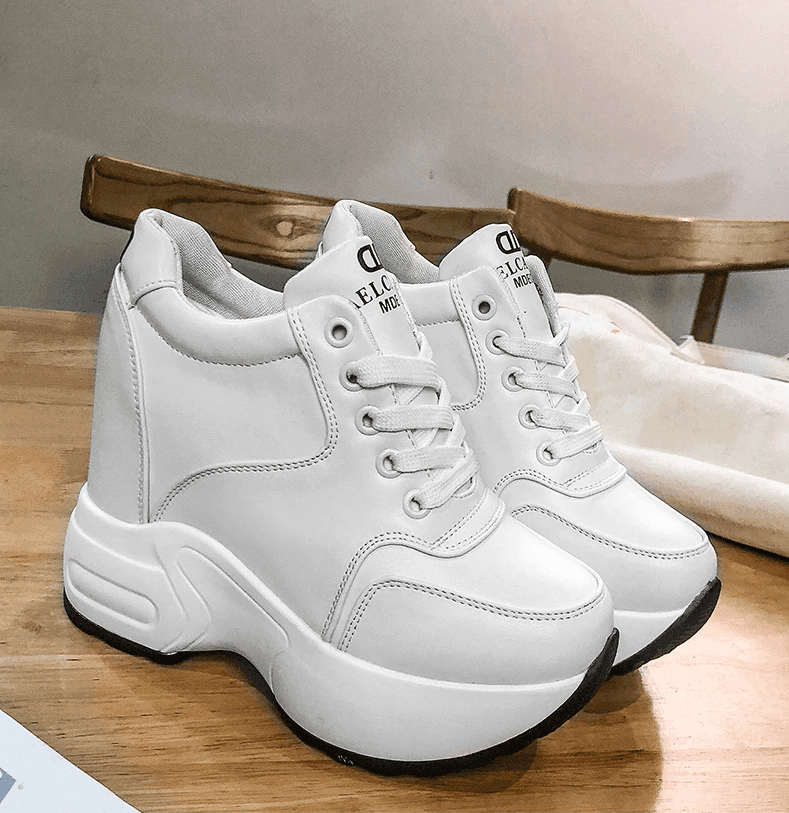 סניקרס עור בתמיכה אורטופדית ללוק ספורטיבי מהפנט - לה איסלה