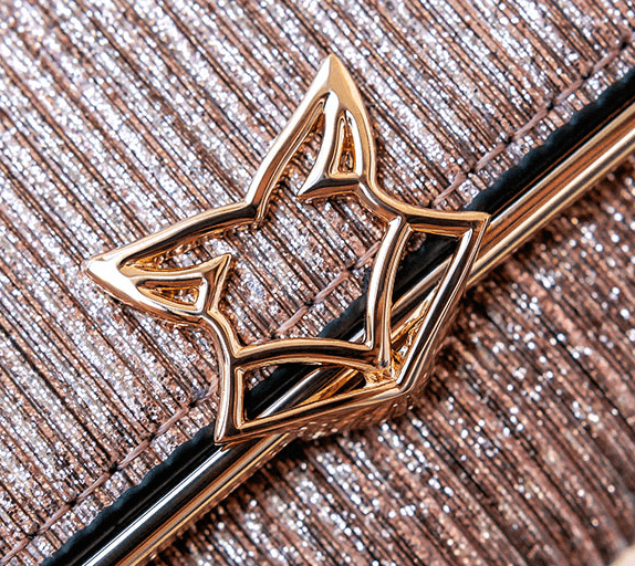 ארנק איטלקי של מעצב באימום יוקרתי אלגנטי בחלוקגה רבה של תאים ללוק יוקרתי מדהים - לה איסלה