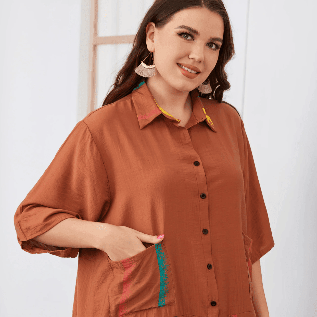 שמלת טוניקה של מעצב ספרדי בגימור מדליק שנותן לך דגש בקימורים הנכונים - לה איסלה