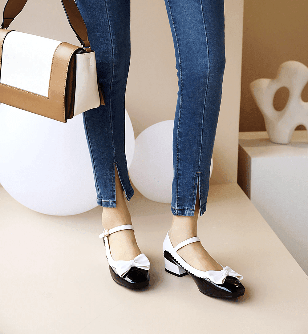 סנדל נמוך שסגור מקדימה בגימור לקה מהפנט להופעה נשית מושכת וללוק כובש - לה איסלה