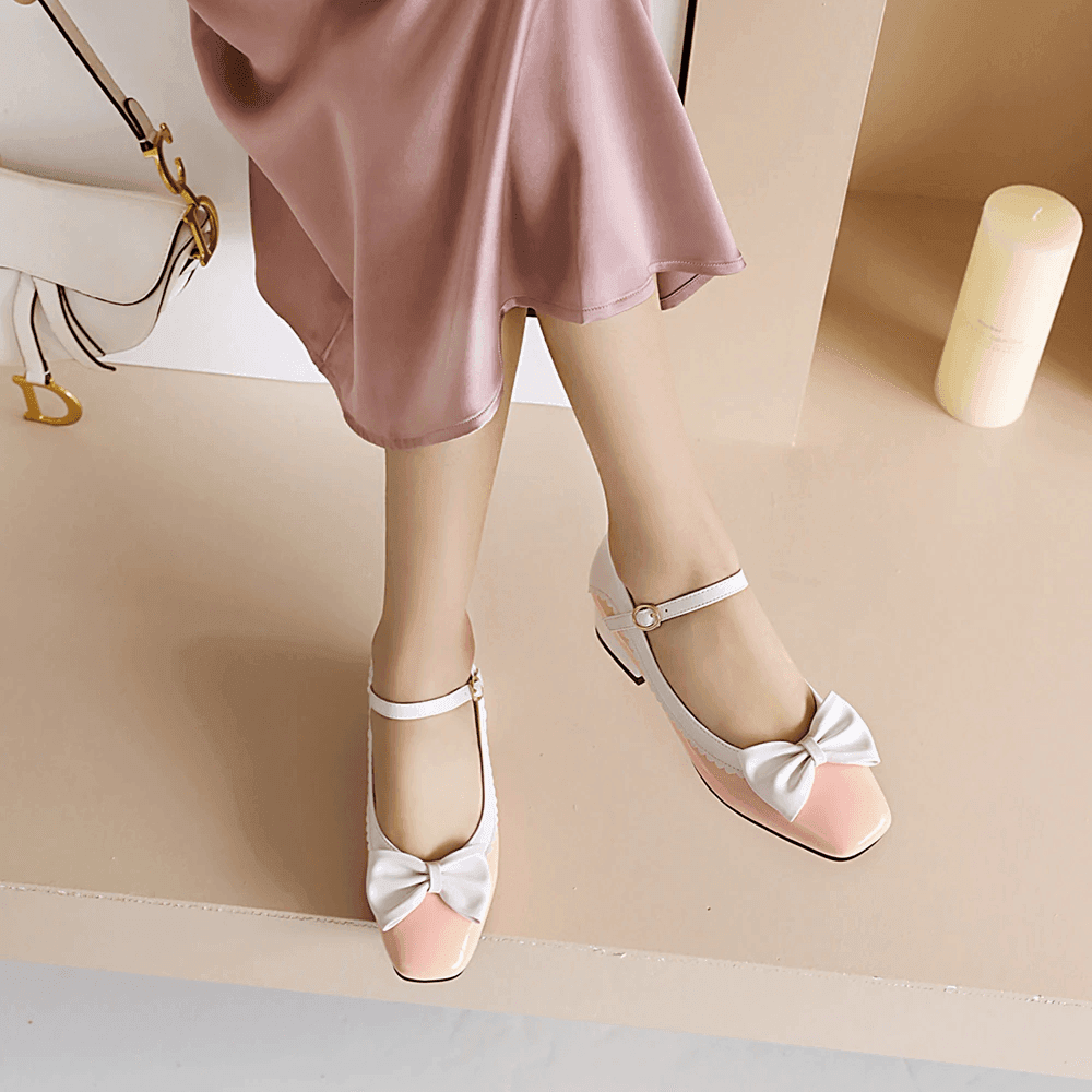 סנדל נמוך שסגור מקדימה בגימור לקה מהפנט להופעה נשית מושכת וללוק כובש - לה איסלה