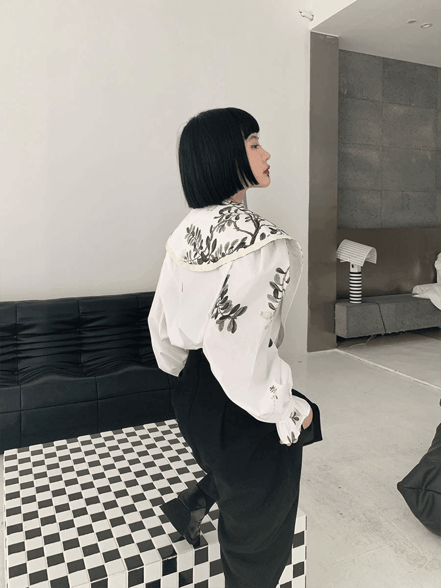 חולצת מעצבת בסגנון אצילי עם רקמה פרחונית מרהיבה ללוק מרשים ומיוחד - לה איסלה