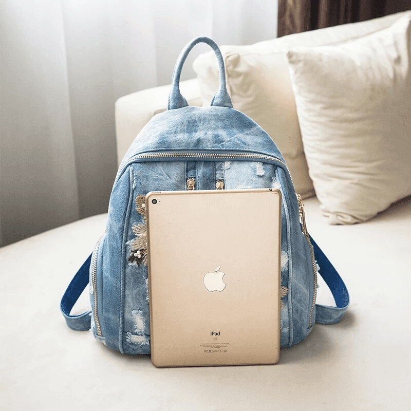 תיק מעצב מג'ינס מקורי בגיזרה קלילה ונשית בשילוב טלאי פרחים וחרוזי פנינה - לה איסלה