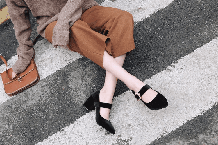 נעל קטיפה בגימור נשי יוקרתי לאישה שרוצה לתת הופעה איכותית וללוק מהפנט - לה איסלה