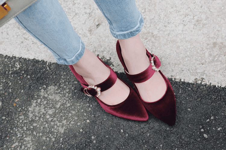 נעל קטיפה בגימור נשי יוקרתי לאישה שרוצה לתת הופעה איכותית וללוק מהפנט - לה איסלה