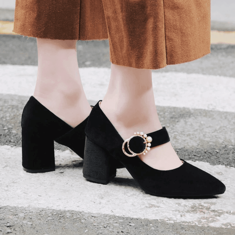 נעל קטיפה בגימור נשי יוקרתי לאישה שרוצה לתת הופעה איכותית וללוק מהפנט - לה איסלה