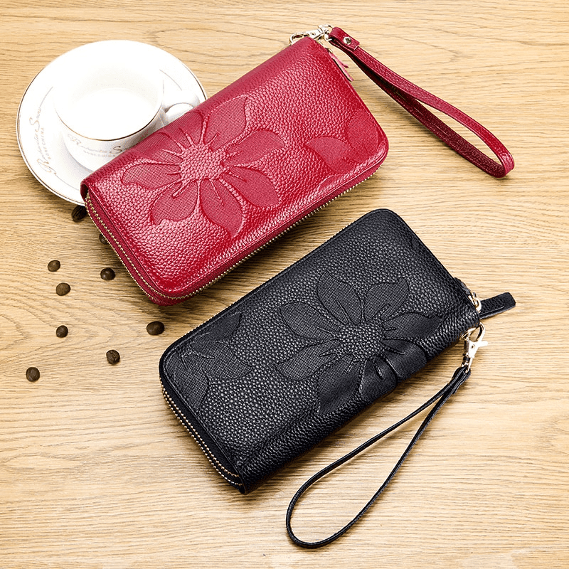 ארנק של מעצב במרקם פרחוני להופעה נשית מעצימה ללוק שנותן לך טוטאל לוק מושלם - לה איסלה