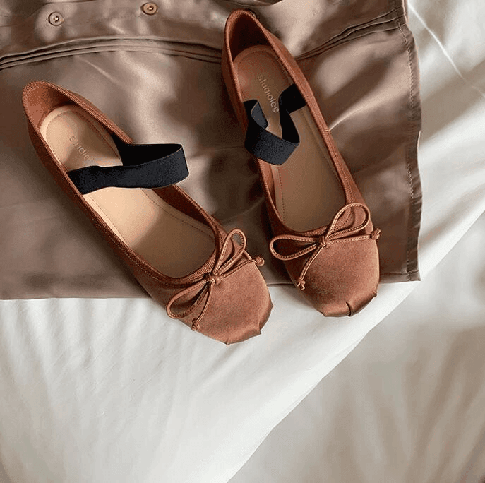 נעל בלרינה מושלמת ממשי בסגנון בובה עם פפיון ללוק עדין ויפה ולהופעה מדוייקת - לה איסלה