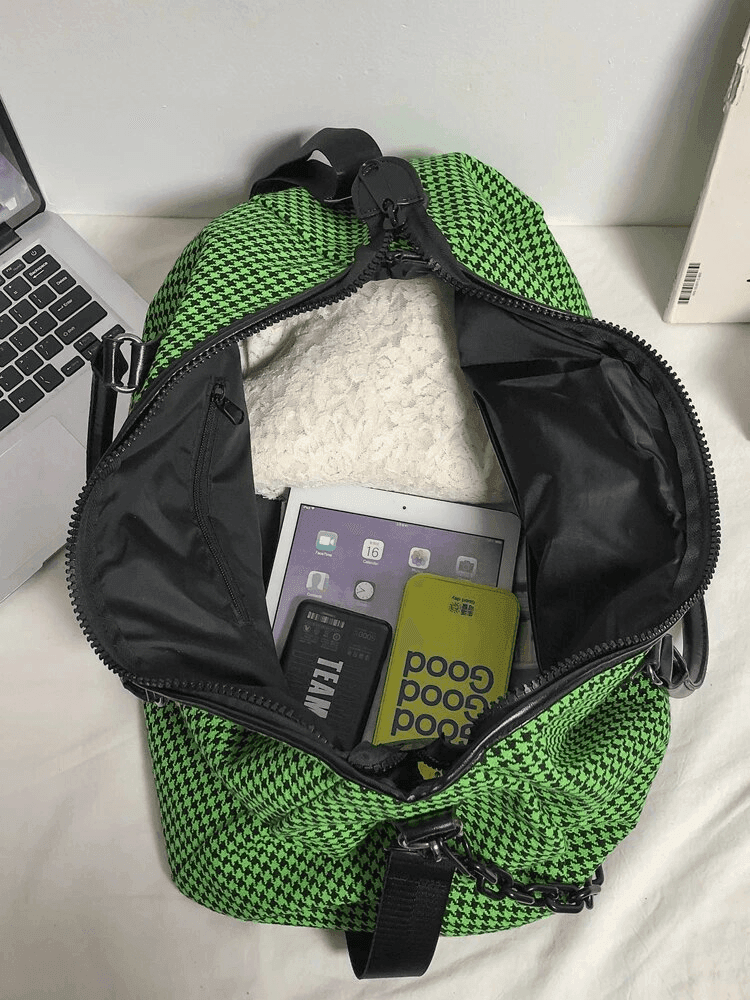 תיק נסיעות גדול של מעצב ניו יורקי בגיזרה גדולה ומכילה להופעה אופנתית מגניבה - לה איסלה