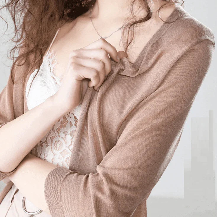 קרדיגן פשתן קליל בגיזרה נשית נשפכת ללוק עדין בגימור שקוף ויפה ללהופעה מהפנטת - לה איסלה