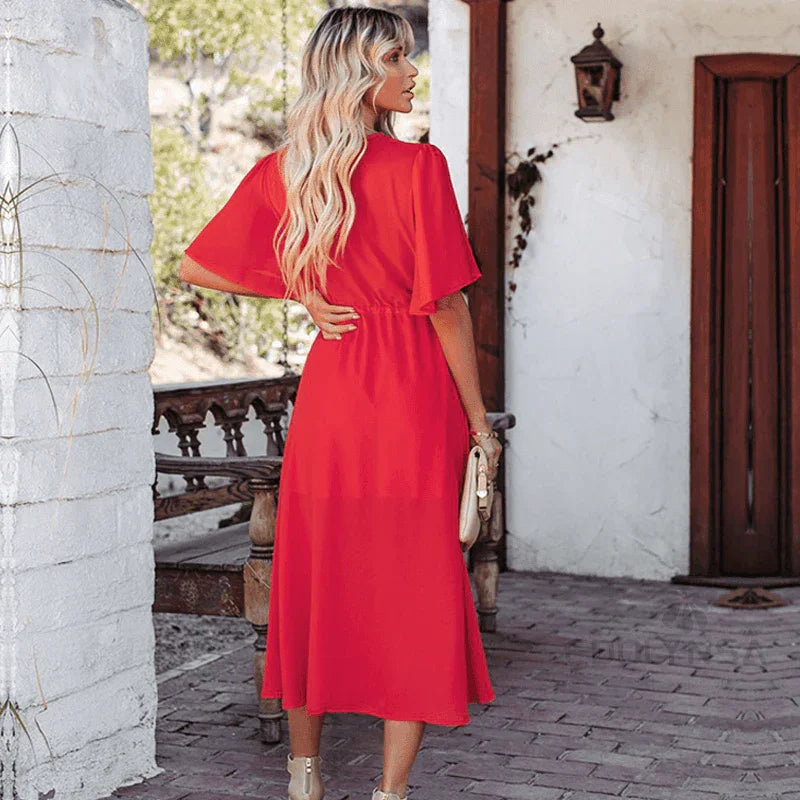 גלביה מרהיבה בגיזרה נשית מחמיאה בשילוב רקמה עדינה להופעה נשית מושלמת - לה איסלה