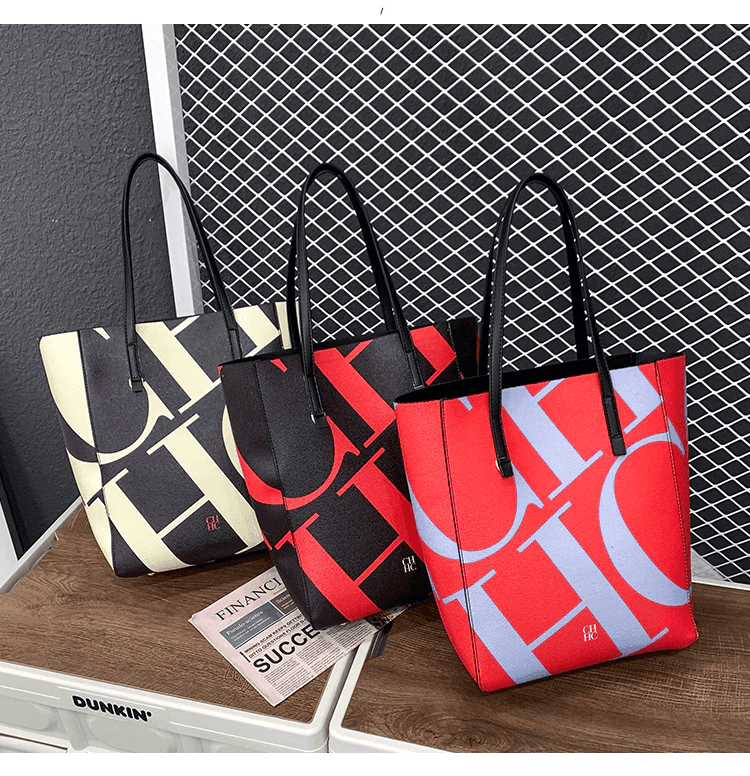 תיק של מותג אופנה יוקרתי בגיזרת שק מושלמת להופעה נשית מקורית ומדליקה - לה איסלה