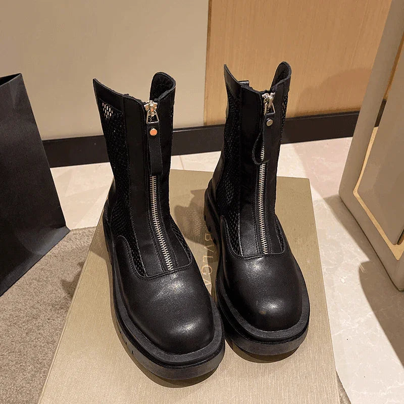 מגפון מברצלונה בגימור רשת אופנתית להופעה של אישה שיש לה סטייל וללוק נשי מטורף - לה איסלה