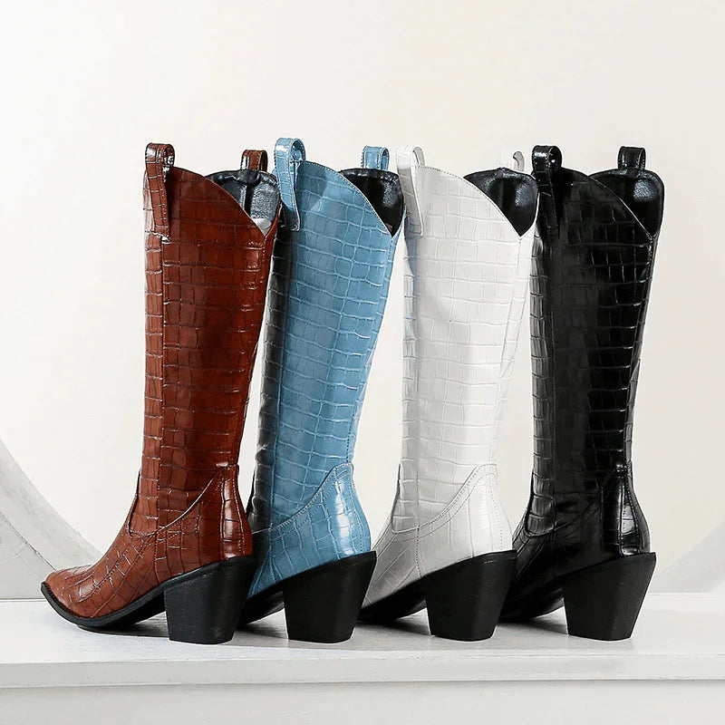 מגפון בוקרים מנוחש בגימור שפיצי מהפנט להופעה של אישה שרוצה להראות סטייל מדליק - לה איסלה