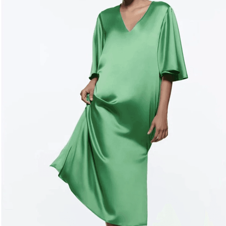 שמלת לוס מושלמת במפתח וי של מעצב איטלקי להופעה נשית עדינה וללוק שייתן לך נוכחות - לה איסלה