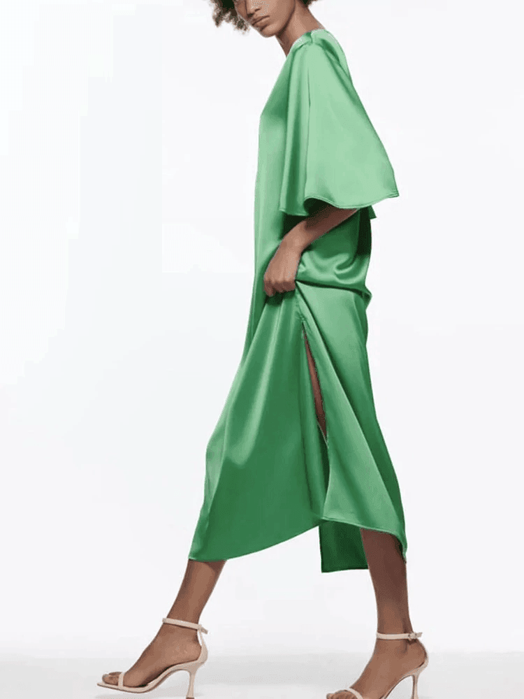 שמלת לוס מושלמת במפתח וי של מעצב איטלקי להופעה נשית עדינה וללוק שייתן לך נוכחות - לה איסלה