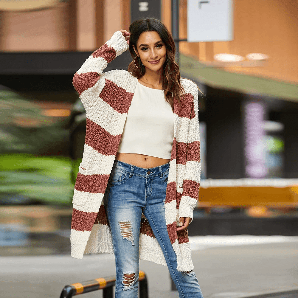 קרדיגן מבד נעים למגע בגימור ארוך ומיוחד להופעה נשית מיוחדת וללוק היסטרי שלך - לה איסלה